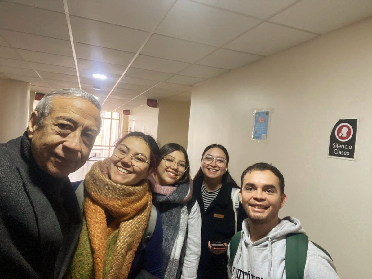 Hoy saludé al equipo de la Lista B de Pedagogía en #Educación Básica, en el marco de las próximas Elecciones de los Centros de Estudiantes de la <a href="/autonomadechile/">Universidad Autónoma de Chile</a> de #Temuco 📚✏️ #EleccionesEstudiantiles #CCEE #UA