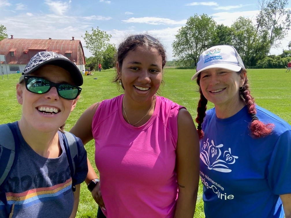 Félicitations à notre équipe d'athlétisme !  Nous avons 4 élèves qui se rendent à la finale !  Quelle journée spectaculaire !!