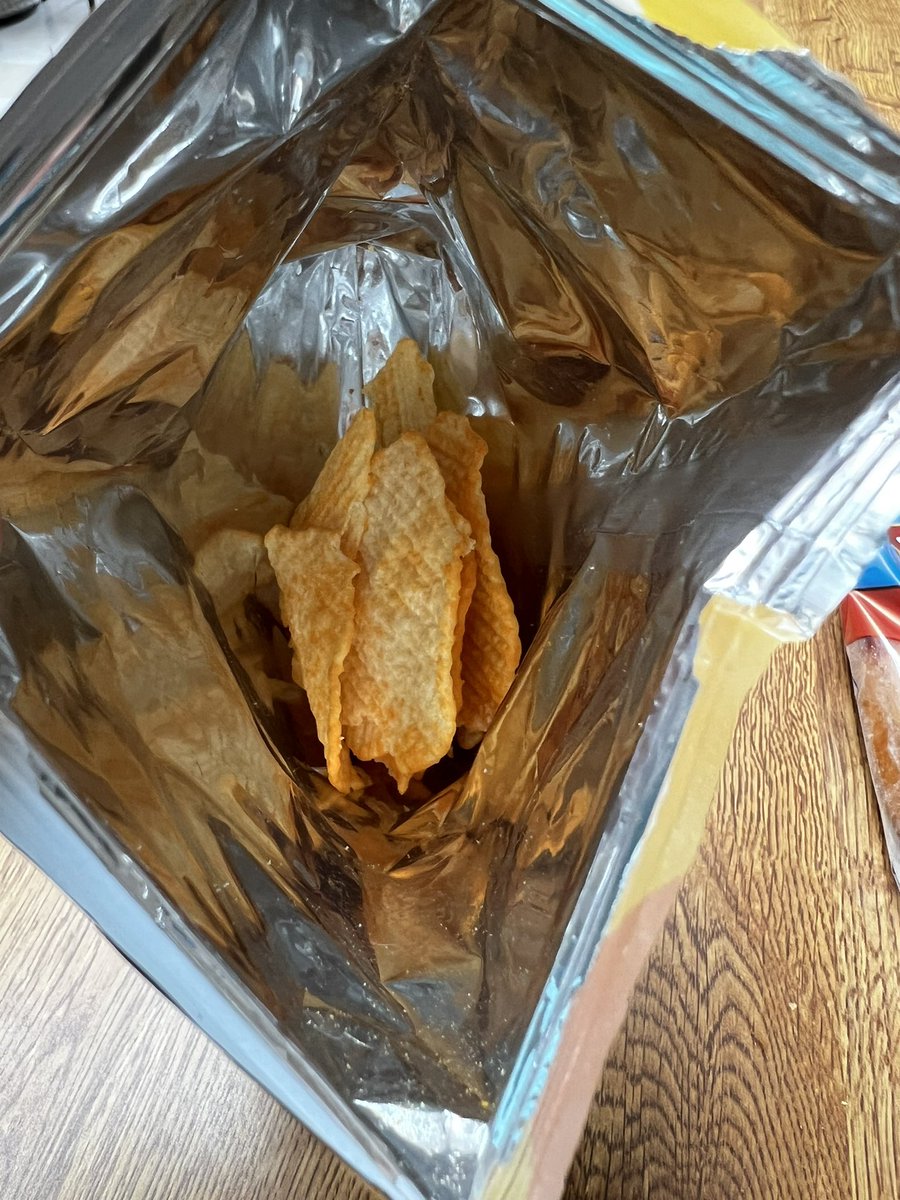 $2 for 7 chips???? <a href="/Fritolay/">Frito-Lay</a> this is awful.