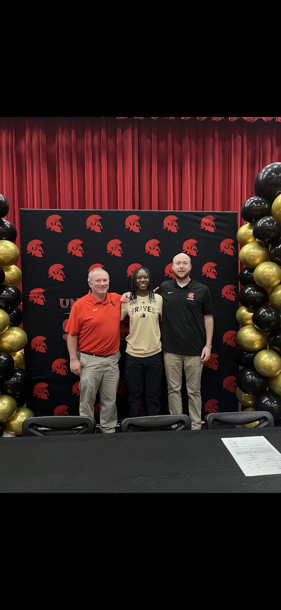 Putting 🖊️ to 📄. Congratulations to one of the most prolific Lady Spartan basketball players ever, Ariyona Spearman! No doubt you are going to do great things! #webelieveinU <a href="/uncpembroke/">UNC Pembroke</a>