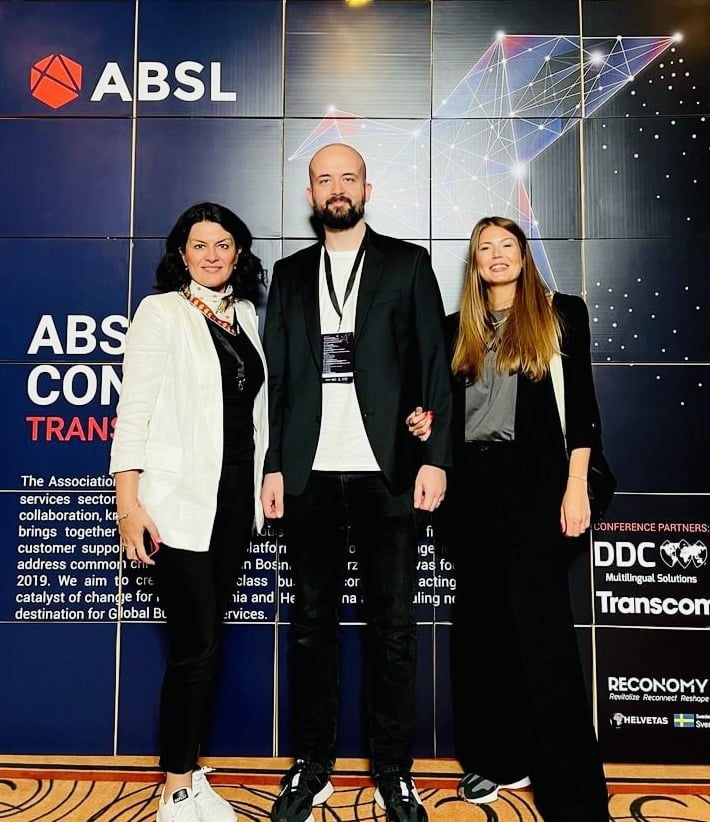 APIknowsIT's tweet photo. We had an incredible time at the @AbslBih Conference 2024! Imer Muhovic, Program Architect, shared insights on AI risks, opportunities, and its role in job searches during the panel discussion. Great networking &amp; discussions! #ABSLConference #AI #TechTrends #AuthorityPartners https://t.co/mkV3fwEr2t