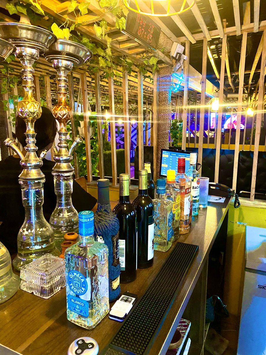 KASHRESTAURANT's tweet photo. Guys where !!
📞 0908 838 9000/ 0806 252 7000       
#Abujanights #FoodieFinds 
#xavi #Landmark #DrinkLocal                   
#CheersToTheNight #FriendsandFeast 
#NightLifeGoals #Abujaresturantandbar 
#UBAat75 #Lookman https://t.co/dcAnij8Fx3