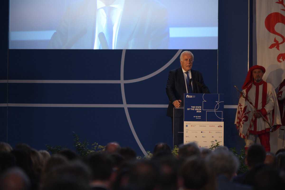 EUI_EU's tweet photo. 🇪🇺 The State of the Union 2024 has moved to Palazzo Vecchio ⚜️

EUI Secretary General @mdelpanta, together with @EugenioGiani @regionetoscana, and
@jduch @Europarl_EN Director-General, welcome participants at #SOU2024.

🎥https://t.co/qgWMA6qXJj https://t.co/cdtoEW28eA