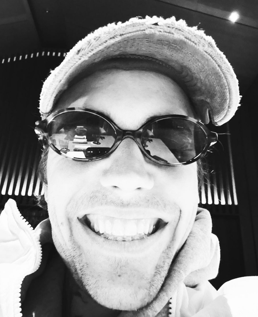 biebersmaniabr's tweet photo. Papai feliz! 😁 Justin Bieber postou essa foto em seu perfil no Instagram, mas deletou em seguida. https://t.co/zUzQjh2YMx