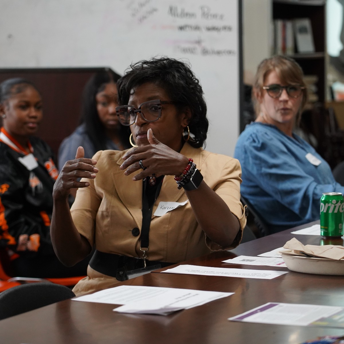 15 nonprofit leaders and 15 Withrow seniors came together to discuss dominant narratives affecting young people of color. Led by Pi’Son Brown and @learning_grove, the program 'My Mistake' fostered open dialogue, revealing deep insights. More at: brnw.ch/21wK6EJ