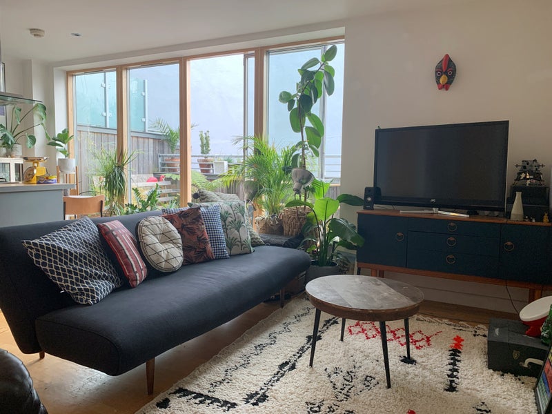 Take a look at this flatshare in Nunhead, London!

A double room is available in this flatshare which comes part-furnished, with floor to ceiling windows, an open plan living area and a balcony.

Click the link below to view the full listing

spareroom.co.uk/flatshare/flat…