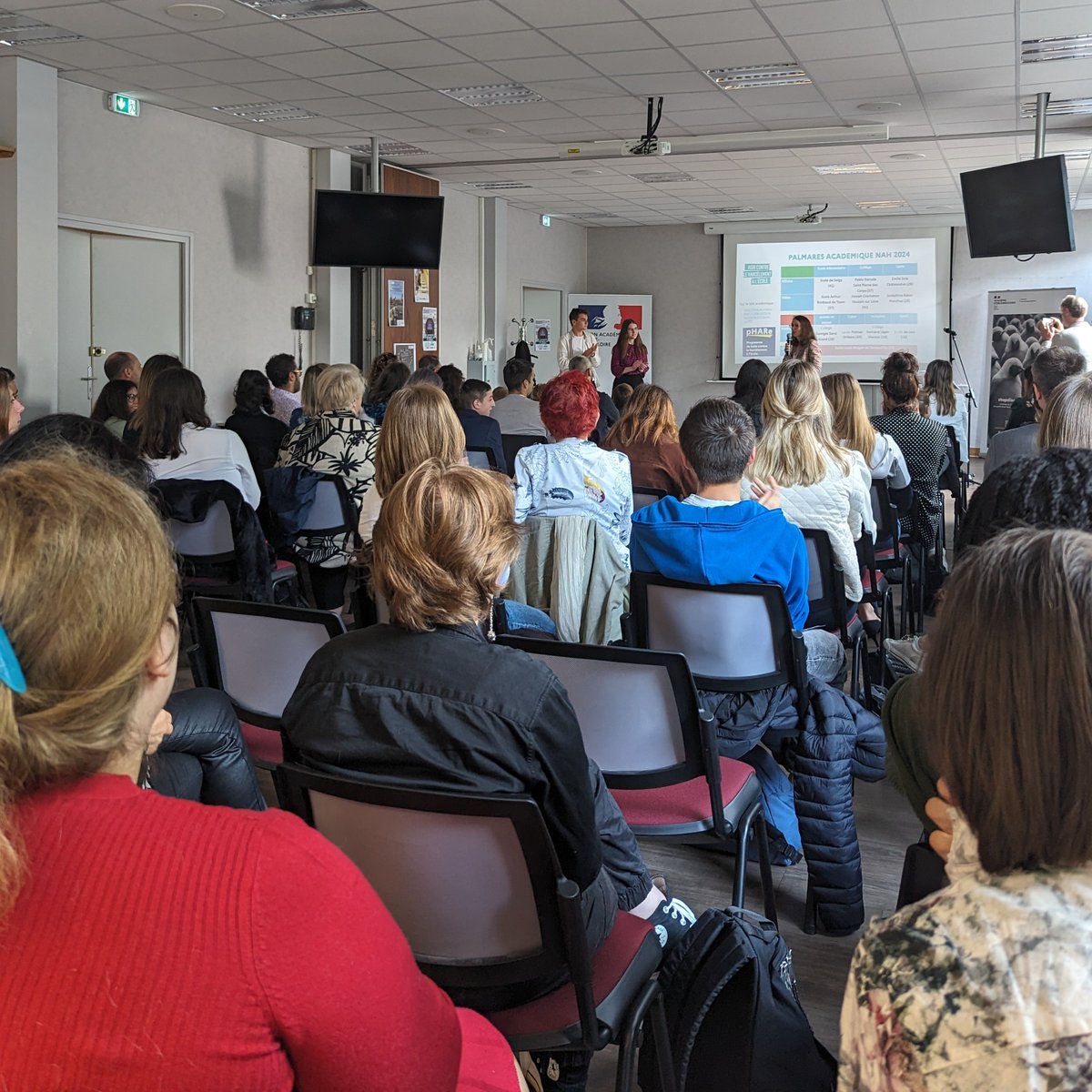 ac_orleanstours's tweet photo. La remise des prix académiques du concours #NonAuHarcèlement s'est tenue aujourd'hui au rectorat 📍
Toutes nos félicitations aux 11 lauréats👏

▶️Retrouvez toutes les productions sur notre site 🔎https://t.co/4MgLaTH0AQ

#NAH #pHARe https://t.co/0ZOce3BT4M