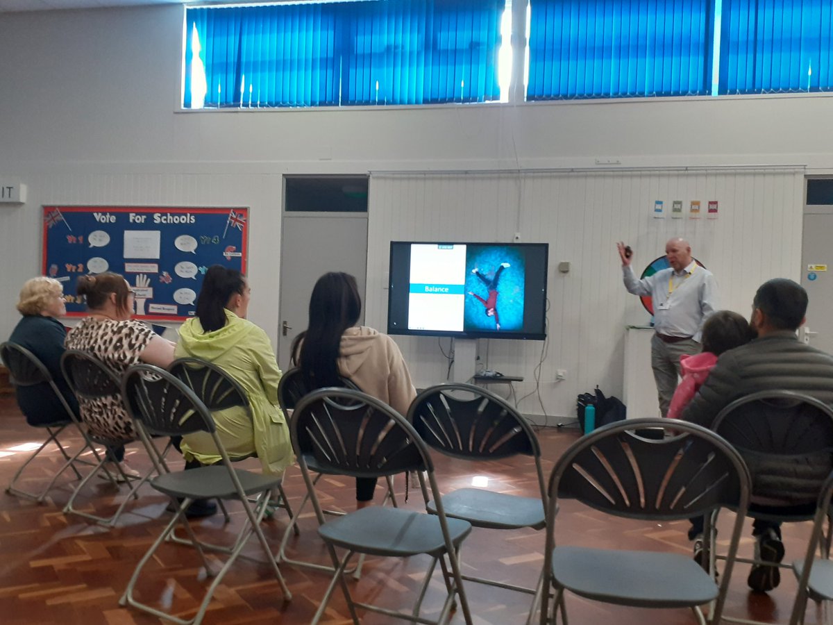 DeltaWillowsAc's tweet image. This week our KS2 children attended a workshop on internet safety with Alan Mackenzie. It was then great to host a parent workshop to inform parents about strategies to keep their children safe online. #esafety