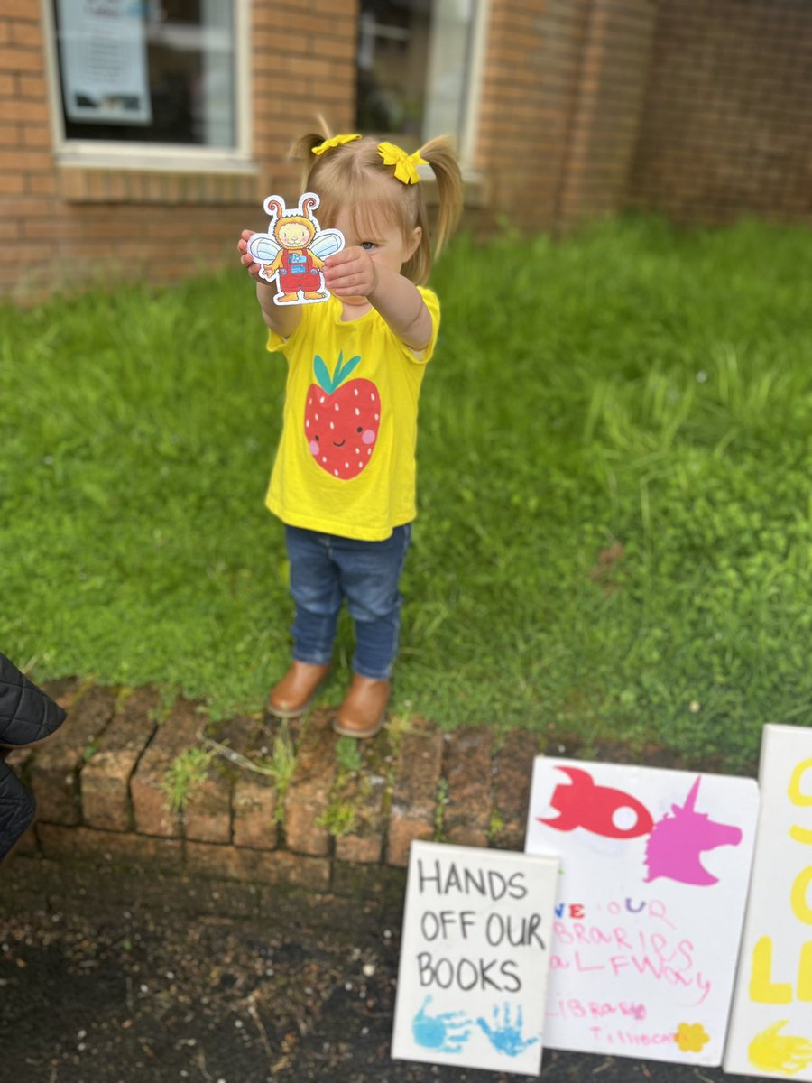 Hands off ✋🛑

I honestly wouldn’t mess with this 2 year old who loves her library, books and Bookbug her fav place to be don’t close their doors on her 💔

@SouthLanCouncil @SLLeisCulture 

#saveourlibraries #librariesareessential