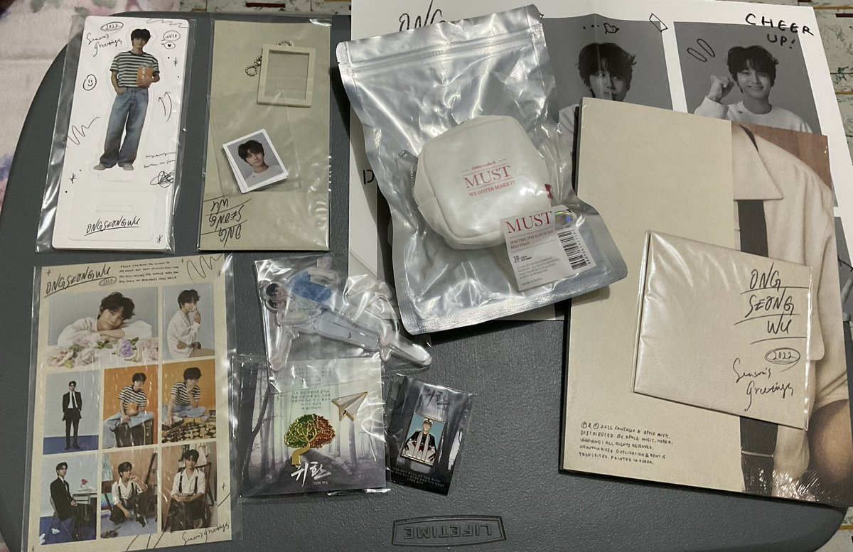 ongsgrace's tweet photo. 📢QUITTING SALE 🏷️

RT pls tysm!

Moving out soon so my precious bbs need a new home.

Price ranges from P10 (Kuji) to P800 (for Special sets)

wts lfb #kpop wannaone 2pm btob ong seongwu kang daniel lee junho 
payo📍mm
mop gcash
sf not included
mod sdd
tingi ✅
qrt/dm to reserve https://t.co/rgTPCNNfZo