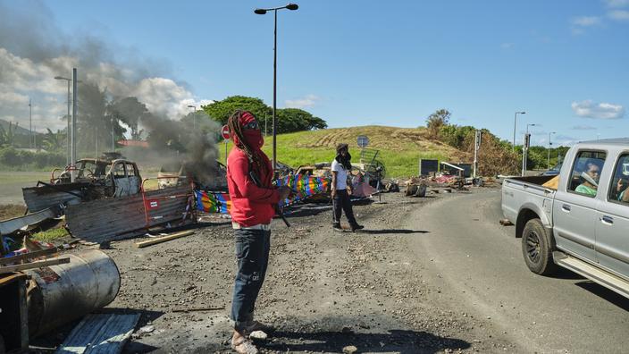 🇨🇵🇳🇨 | Continúa la violencia en Nueva Caledonia: atacado por un grupo de 15 personas, un policía abre fuego y deja un muerto en Dumbéa