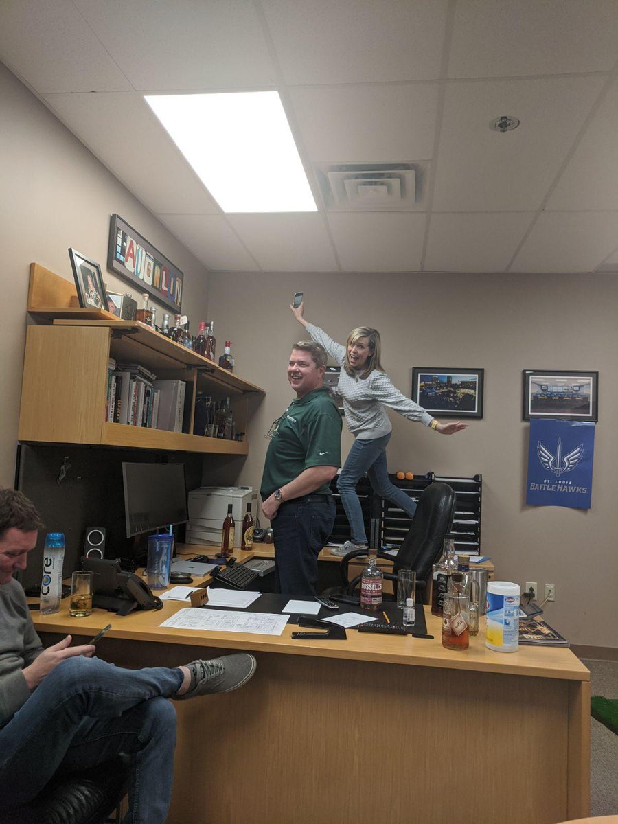 CTIAV's tweet photo. Join us in celebrating CTI's own, Jill Reise, as she celebrates 25 years of FUN at CTI! 🎉 🥂

Thank you, Jill, we appreciate you and everything you do for this company!

#anniversary #celebration #workiversary #workcelebration https://t.co/fgiO6y0uRq