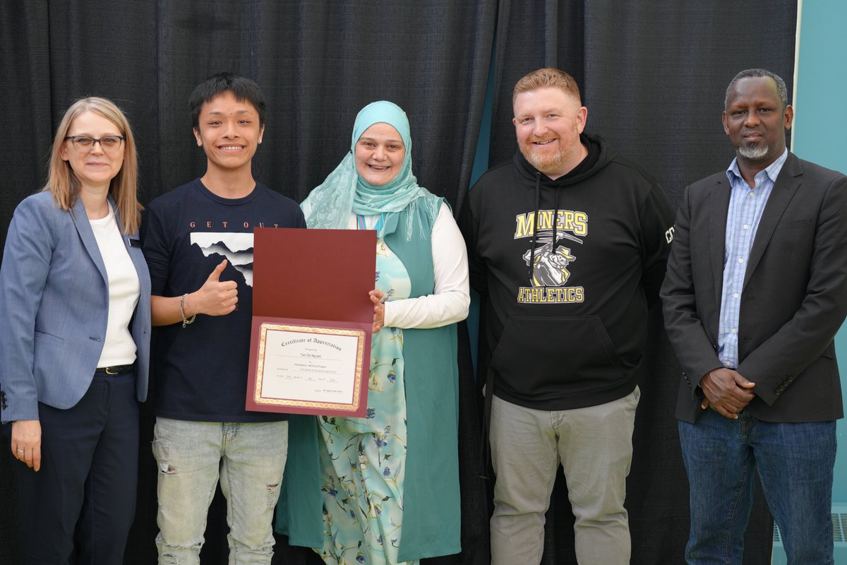 Yesterday, @CompMinerTweets celebrated their Recognition Event for Partnering Agencies! We proudly host the Multicultural Association of Wood Buffalo (MCA) and YMCA programs in Composite High and other FMPSD schools. @annaleeskinner #FMPSD #YMM #RMWB