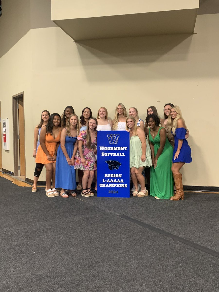 MaliyahC2026's tweet photo. The Lady Cats had our end of year awards banquet last night & I am blessed to receive the Region 1-AAAAA All Region award this year! So proud of my bestie Hailey Cargile for winning Defensive MVP!! Let’s get the summer started now! #WeAreWoodmont #doWIT https://t.co/wcvLYUU17M