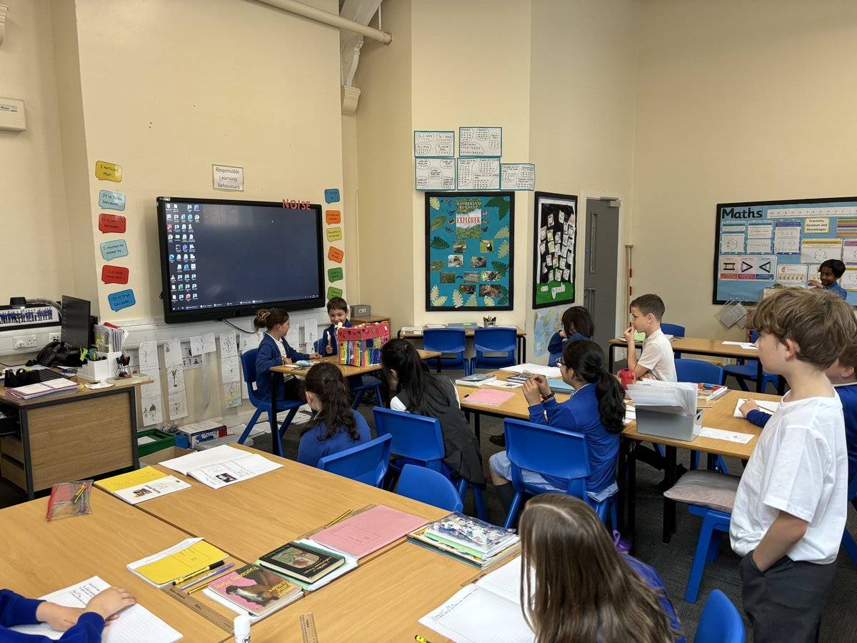 latimerprimary's tweet image. This morning, 5MN had two younger visitors (from Year 3) who came to retell their story of Hansel and Gretel, with the use of puppets and props! Theo and Mia, you were so brave to do this in front of a whole class - everyone loved it! Well done super stars🌟📕 #LatimerReading