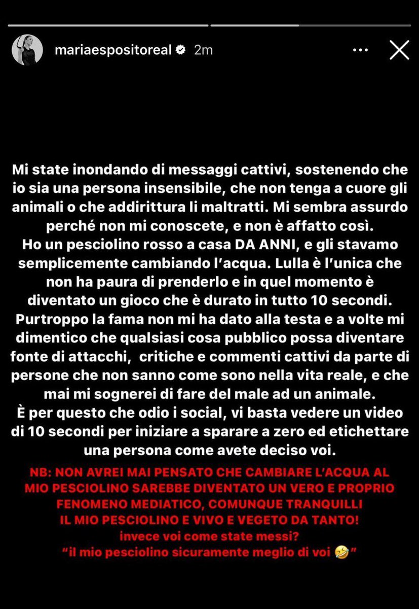 __SSam_77's tweet photo. Apparte che il video dura quasi un minuto, quindi niente "gioco di 10sec." e che l'acqua ad un pesciolino non si cambia così, ma vabbè.

La cima Maria Esposito, invece di dire "ho fatto una stronzata", se n'esce con un mucho texto + insulti

Ma fo cess che è meglio https://t.co/VdlJ1CG0Zx