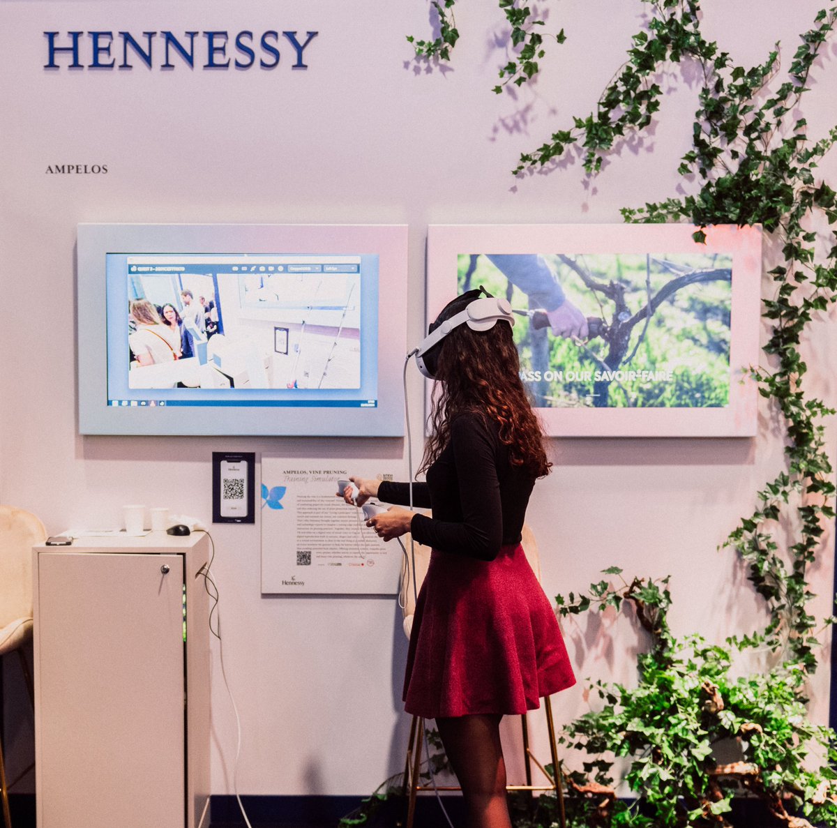 Live from #LVMH's Dream Garden at #VivaTech: discover @Hennessy 'Ampelos', a virtual reality vine pruning training simulator. This powerful VR tool relies on a digital twin of actual vines in Cognac to position the learner in a virtual environment as close to the real thing as