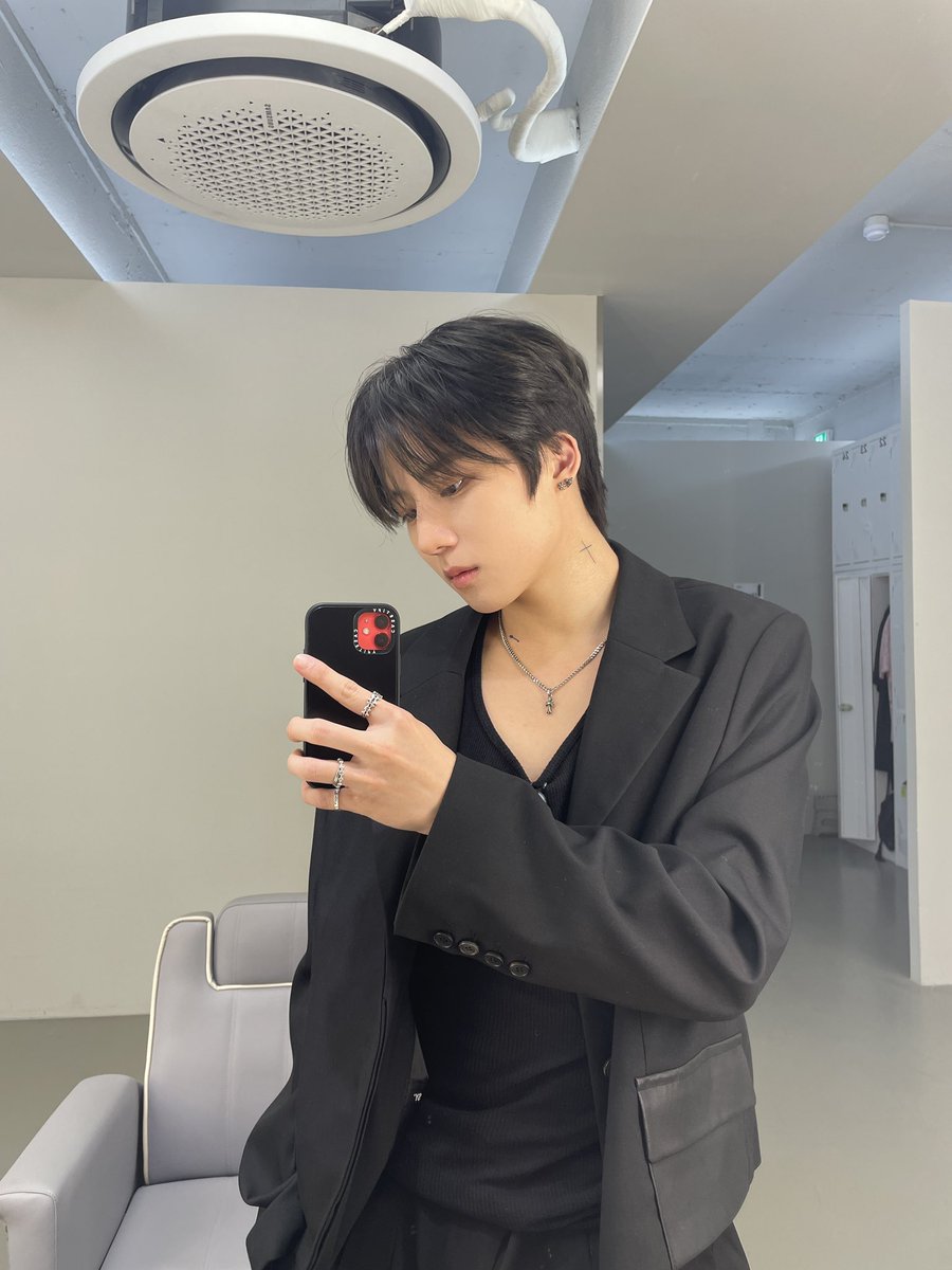 JUSTB_member tweet media