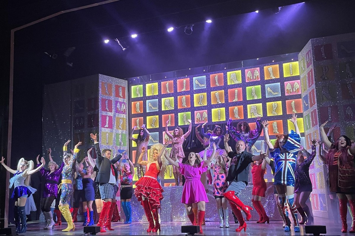 Kinky Boots the Musical by the Sutton Coldfield Musical Theatre Company with music and lyrics by Cyndi Lauper is FAB-U-LOUS! See my review at: jonotourism.co.uk/kinky-boots-st… Three performances left - book tickets now at: lichfieldgarrick.com/whats-on/all-s… #lichfield #musical #kinkyboots <a href="/scmtc/">SCMTC</a>