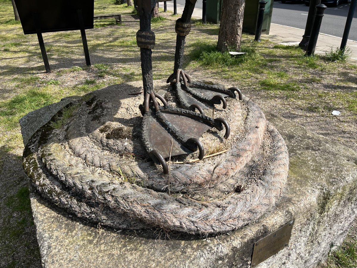 HERRING GULL, 1994 - Jane Ackroyd Narrow Street, London E14 Iron sculpture Prop and material reference 2 of 2