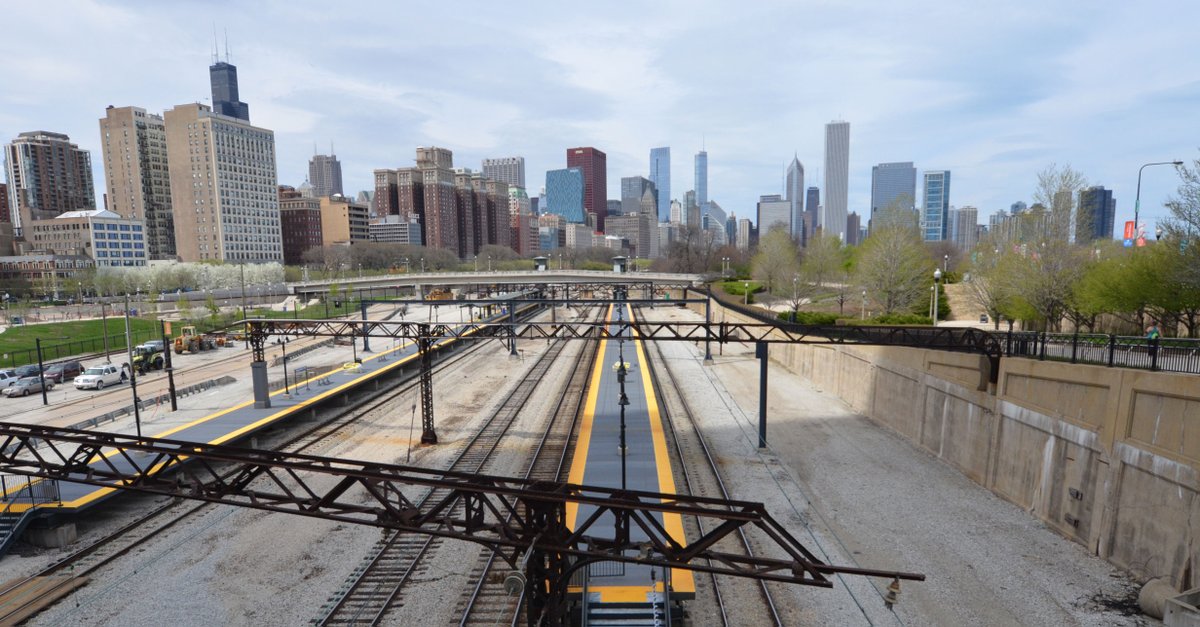 🚨 Metra will operate a Sunday/Holiday schedule for Memorial Day on Monday, May 27, 2024. Alcohol will not be allowed on any Metra train Saturday, May 25 through Monday, May 27. Visit metra.com for additional information.
