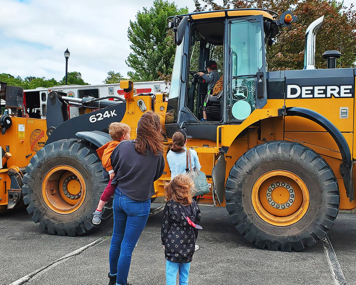 Mark your calendars 🗓️ We're gearing up for another BIG event!

Do you love BIG trucks like we do? Then this is the event for you! Join us on June 15th, 2024, from 10:30am – 12pm for a FREE IN-PERSON event: Big Truck Day! 🚒

fasnyfiremuseum.com/museum-events