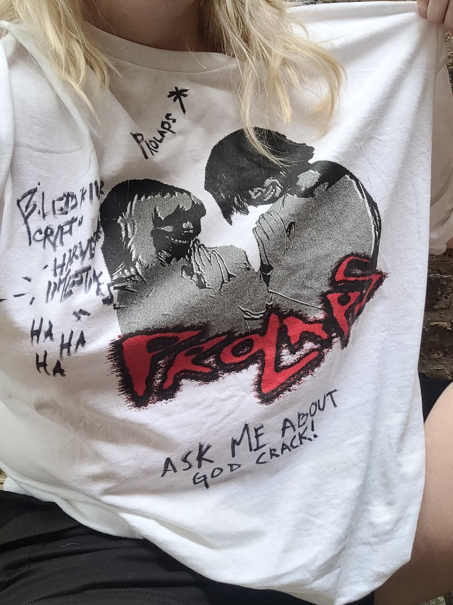 lovelyopossum's tweet photo. My signed prolaps tee my new Holy grail.. https://t.co/pF7OIS6JMs