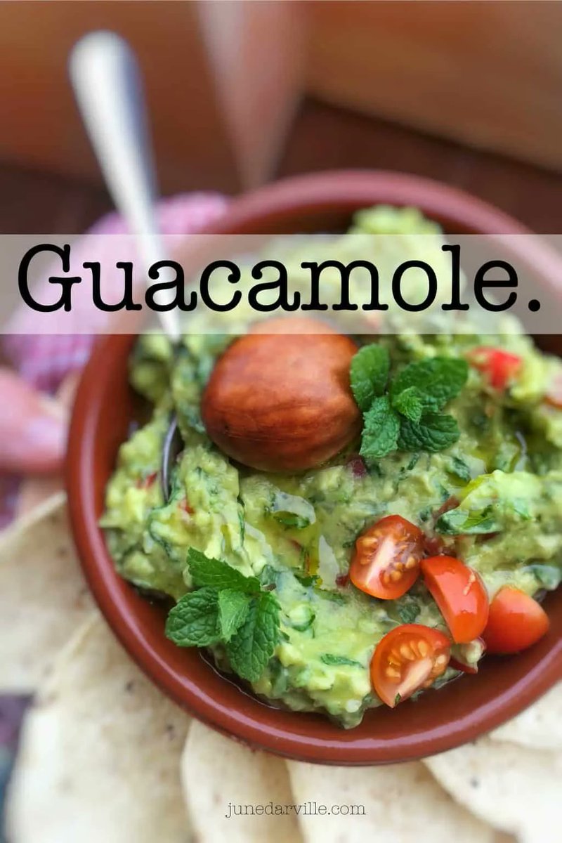 🥑 𝐆𝐮𝐚𝐜𝐚𝐦𝐨𝐥𝐞 🥑 I love my homemade easy guacamole recipe, a creamy #Mexican classic! And what an appetizer to get a party started... Everyone's fav! #guac #avocado 🥑 𝐑𝐞𝐜𝐢𝐩𝐞 >> junedarville.com/easy-guacamole…