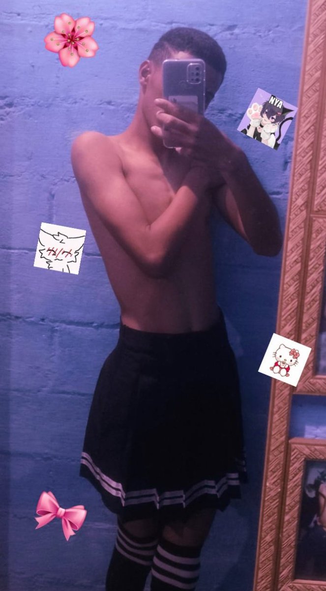 liriozinha_'s tweet photo. Uma boa sexta pra todos!! 🌸 Aqui umas fotinhos que eu tirei 🩷 UwU
#femboy #femboyfriday #femboys https://t.co/c7CvzFDQr3