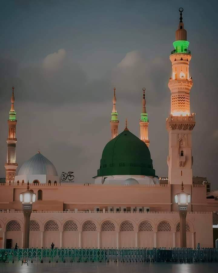 #خاتم_النبیین_رَحۡمَةًلِّلۡعَٰالَمِينَ_محمّدﷺّ
خدایا عشق محمدﷺ میں ایسا بھی مقام آئے
کہ سانس بعد میں آئے پہلے نبیﷺ کا نام آئے

میری حیات کے لمحے بسر ھوں کچھ ایسے
کبھی درودﷺ لبوں پر ہو تو کبھی سلامﷺ آئے...
آمین ثم آمین 

💞صَلَّی اللّٰهُ عَلَیہِ وَآلِہِ وَسَلَّم 💞