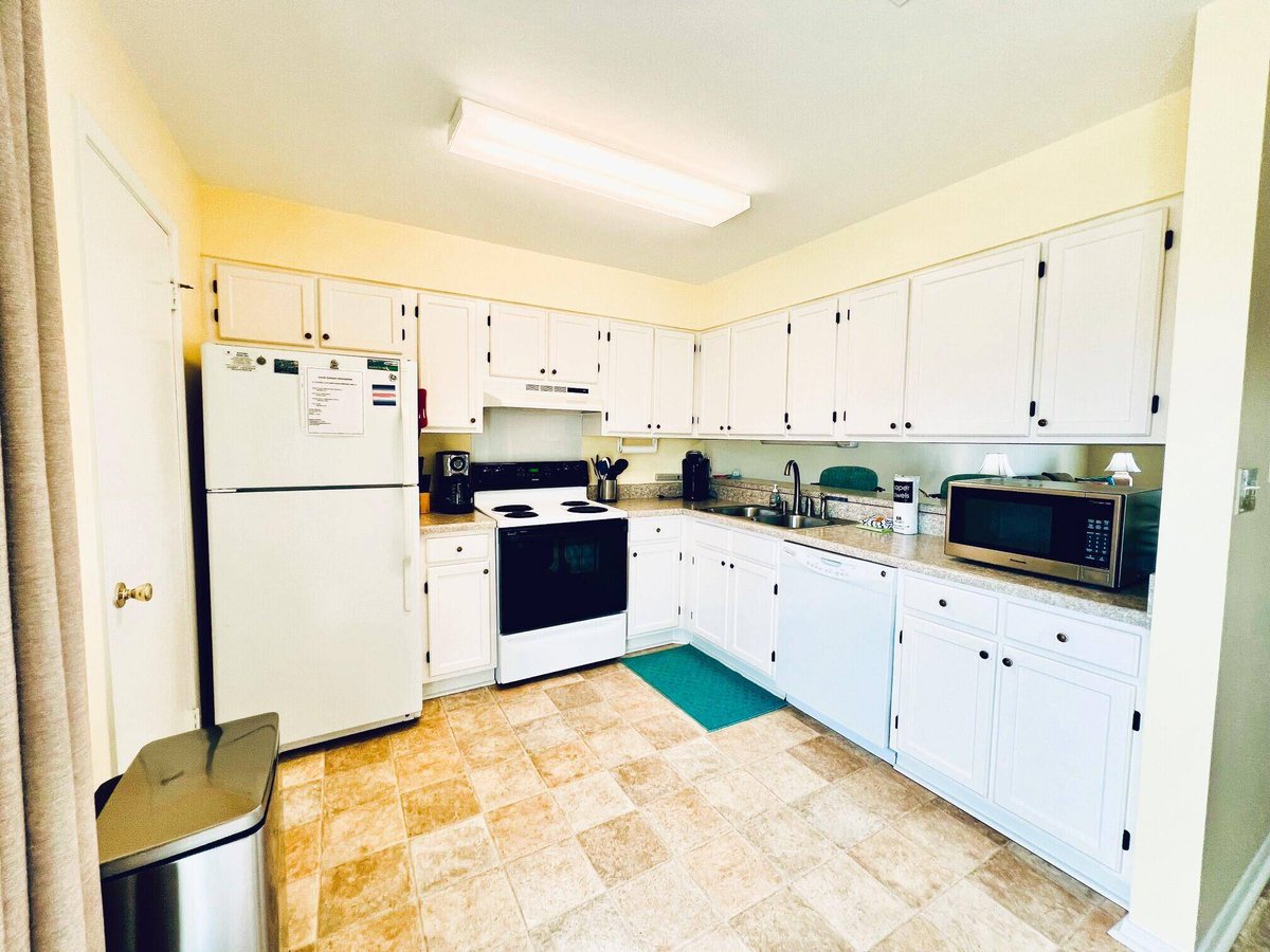 🏡 This Memorial Day weekend; Invest in a 2BD/2BA townhome-style condo just 2 blocks to beach w/ a community pool & reserved parking...Schedule a tour today! 🌴 #MiramarBeach #VacationHome #MemorialDay #LPTrealty
60 Sandprints Drive, Unit C4
kaysellsdestin.com/d8ra1l2u