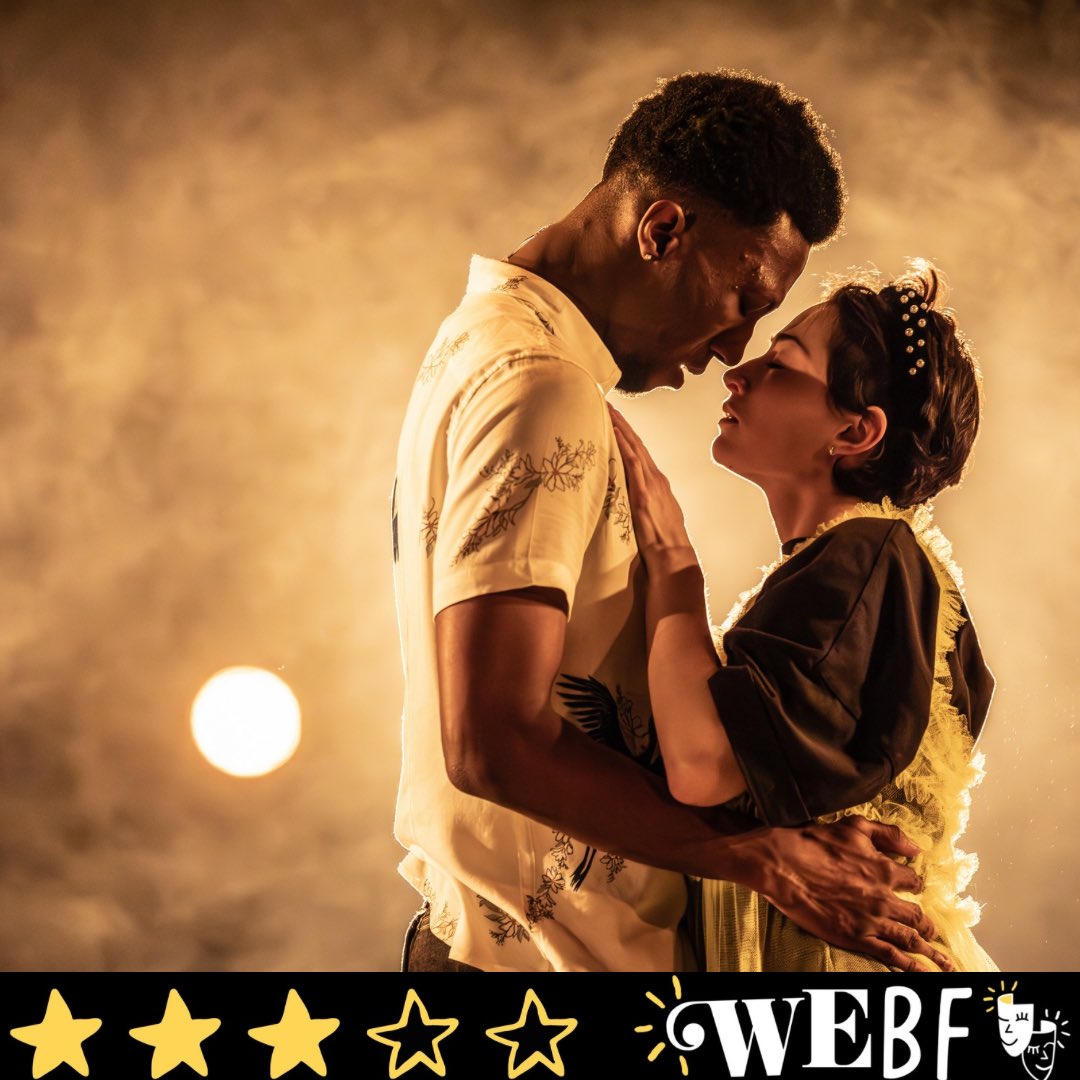 🎭REVIEW🎭 THE GLASS MENAGERIE at @Yourallypally 'This is an ambitious production which has a clear respect for William's groundbreaking play and a desire to interpret the story for modern audiences in a new way.' 📸: Marc Brenner It's ⭐⭐⭐ from us Besties.