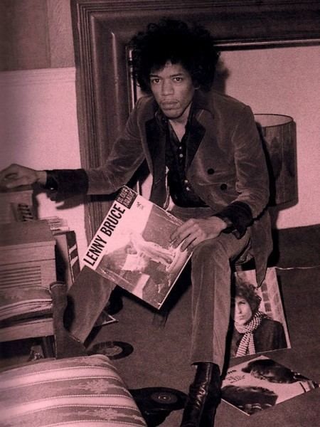 Jimi Hendrix about to play Lenny Bruce after playing Bob Dylan & Howlin Wolf Happy 83rd Birthday Bob Dylan #JimiHendrix #BobDylan #HappyBirthdayBobDylan