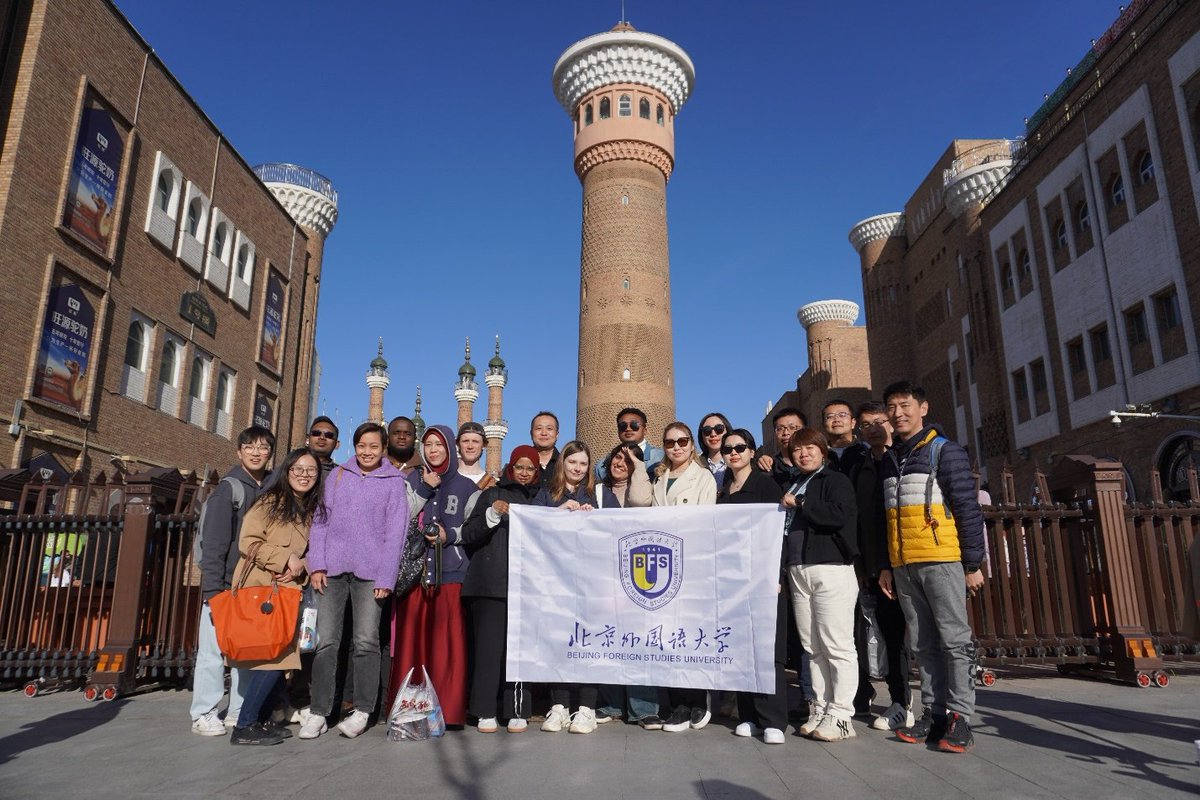 A vibrant tapestry of cultures unraveled as Beijing Foreign Studies University (#BFSU) embarked on a 5-day study tour in #Xinjiang Uygur autonomous region from April 26-30, aimed at enriching int'l students and Chinese faculty’s knowledge of the region's diverse heritage.