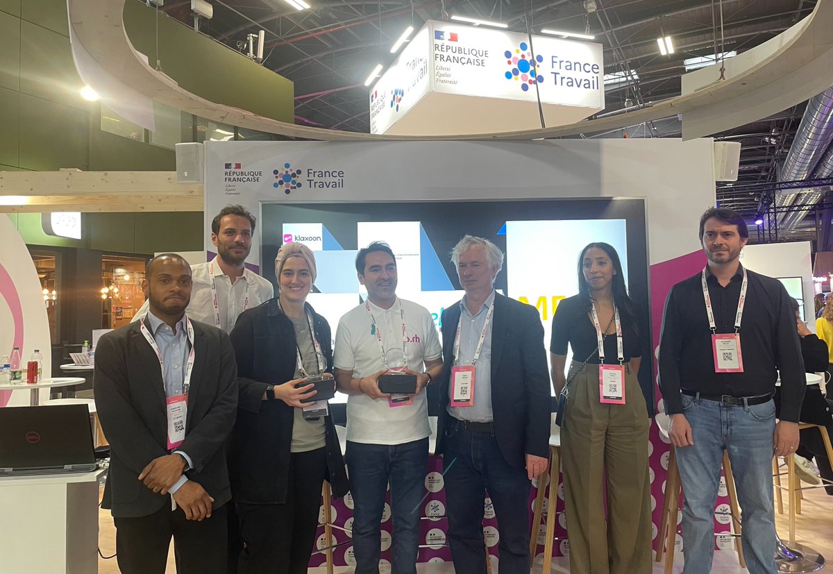 <a href="/_DINUM/">DINUM</a> <a href="/FranceTravail/">France Travail</a> <a href="/KlaxoonFR/">Klaxoon, a Wrike company</a> L'#innovation chez les #StartUps françaises est florissante 🤩

C'est toujours un plaisir de voir autant de talents se développer et réussir en France dans les nouvelles technologies 🇫🇷

A très bientôt pour encore + d'innovations 📲

#Tech #IA #Vivatech #AvecFranceTravail