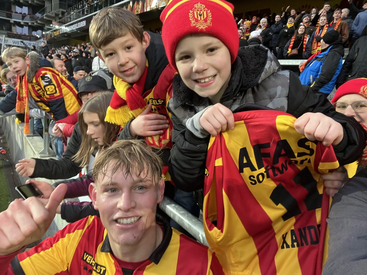 StevenGoovaerts's tweet photo. @kvmechelen Was met mijn zoon Xander al aan het wachten op dit bericht! Veel succes Xander! https://t.co/VP95Aa1D4f