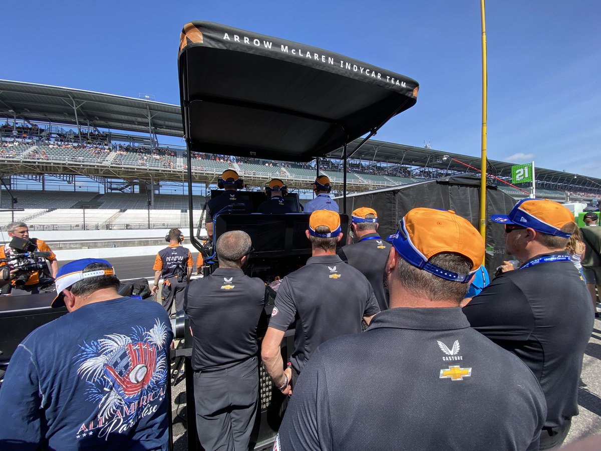 The entire Hendrick Motorsports No. 5 team (18 people) is here watching Kyle Larson on Carb Day. All of the road crew, pit crew and even some of the shop personnel. Rick Hendrick had a plane fly up for them this morning. #Indy500