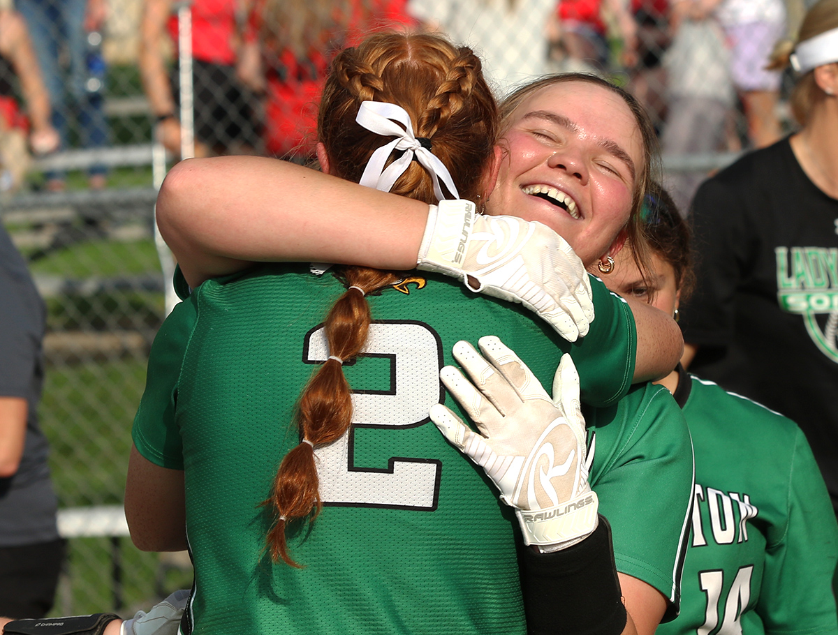 GregShashack's tweet photo. Uhles' walk-off homer beats Calhoun 1-0, sends Carrollton to super https://t.co/2Gqm4rrH4V via @altontelegraph https://t.co/uapdk2G45X