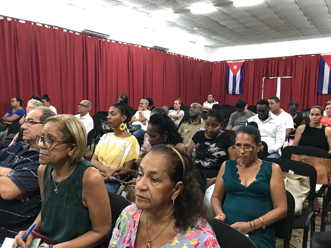 #SomosCuba 🇨🇺 El Comandante de la Revolución y viceprimer ministro de #Cuba, Ramiro Valdés Menéndez, visitó este viernes el territorio de #Regla, como parte de los recorridos gubernamentales que se realizan en los territorios de La Habana. Texto y Foto: Liliam López