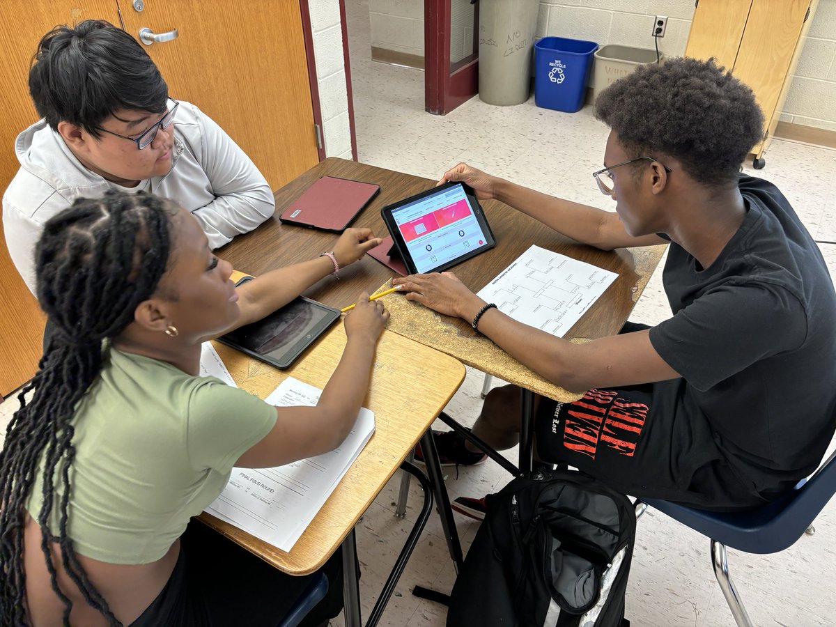 BaroneMrs's tweet photo. It’s birth control bracket day in health class. Some great conversations and practicing important communication skills. @EastonAreaSD #healthed https://t.co/O7GWG6vJlt