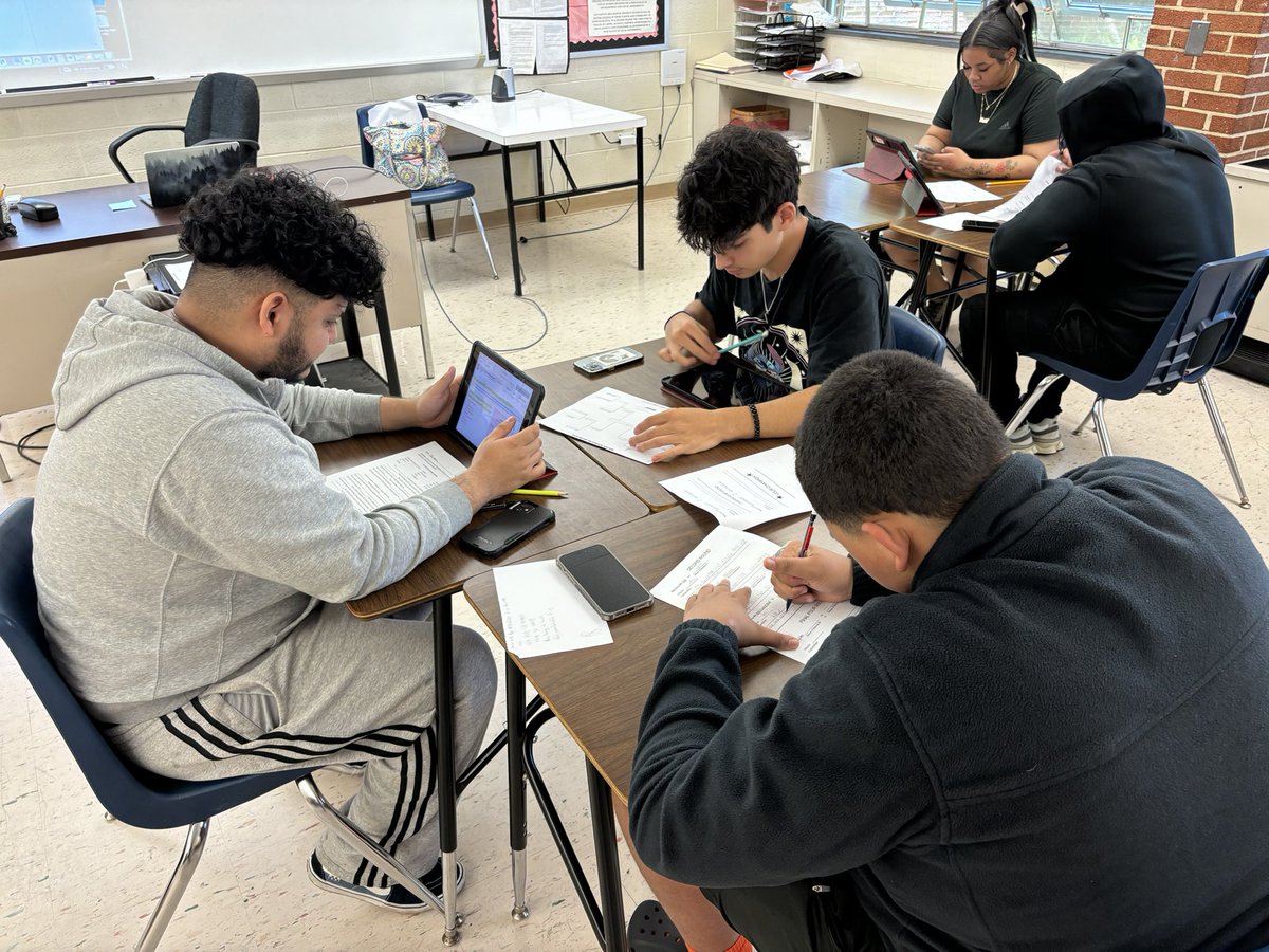 BaroneMrs's tweet photo. It’s birth control bracket day in health class. Some great conversations and practicing important communication skills. @EastonAreaSD #healthed https://t.co/O7GWG6vJlt