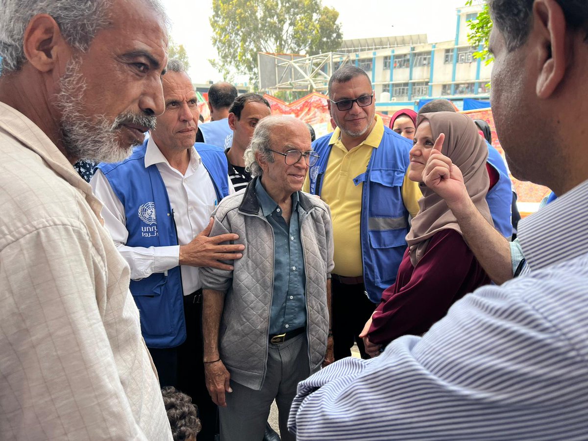 As education services collapsed in Gaza, @UNRWA continues to offer critical psychosocial support for children. Mohammad is a retired UNRWA teacher who supports children through art. UNRWA teams still reach families with critical services, but we need a #CeasefireNow