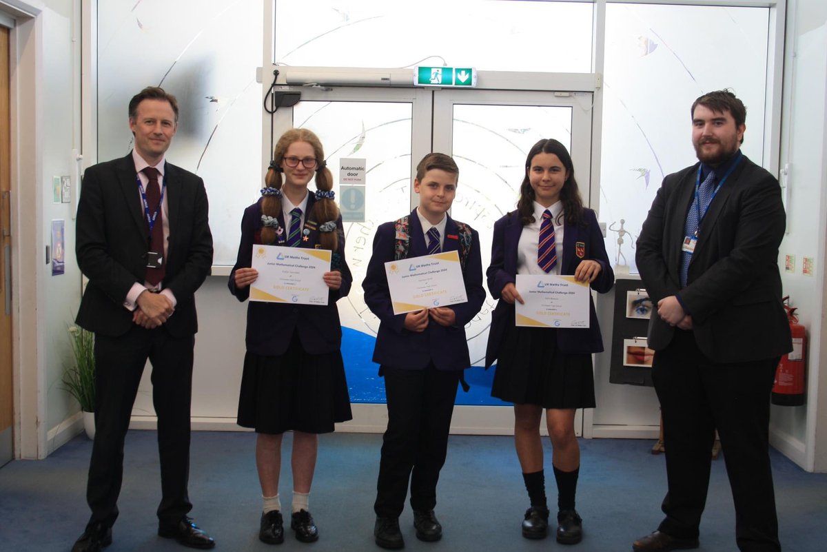 Congratulations to our students who participated in the @UKMathsTrust 

Some great results!

Read the full story on the @ChiHighSchool website here

shorturl.at/Ekv2N

#oneTKATfamily