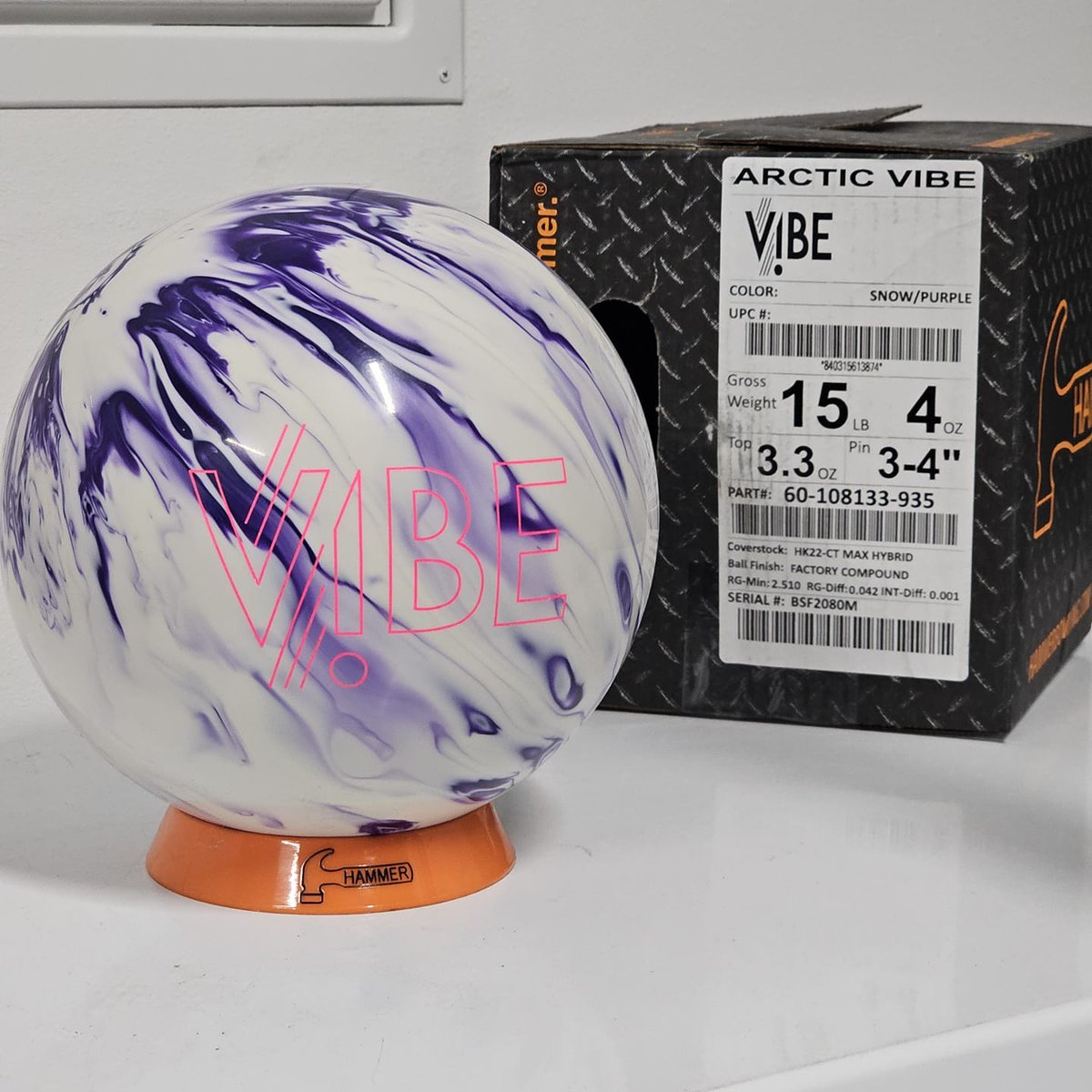 That feeling when you unbox that brand new Hammer! #HammerBowling #ArcticVibe #HK22 #NothingHitsLikeAHammer 🔨