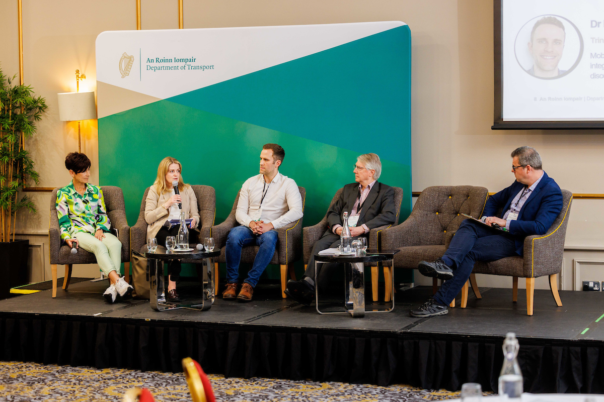 🎙️The National Sustainable Mobility Forum took place yesterday in Portlaoise. The forum was opened by Minister @EamonRyan 🚴‍♀️🚐 The forum is an annual event which engages with stakeholders on progress related to walking, cycling, public transport, and shared mobility