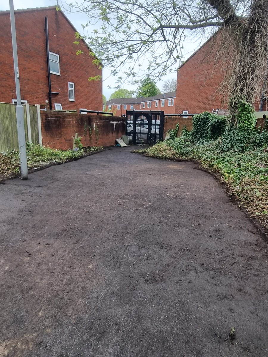 #Update Our Neighbourhood Support Team were asked to assist with neglected pathways that had deteriorated due to being under shared ownership Our team are working hard to restore these pathways with the help of some new equipment Here's a recently completed one.. #BeforeAndAfter