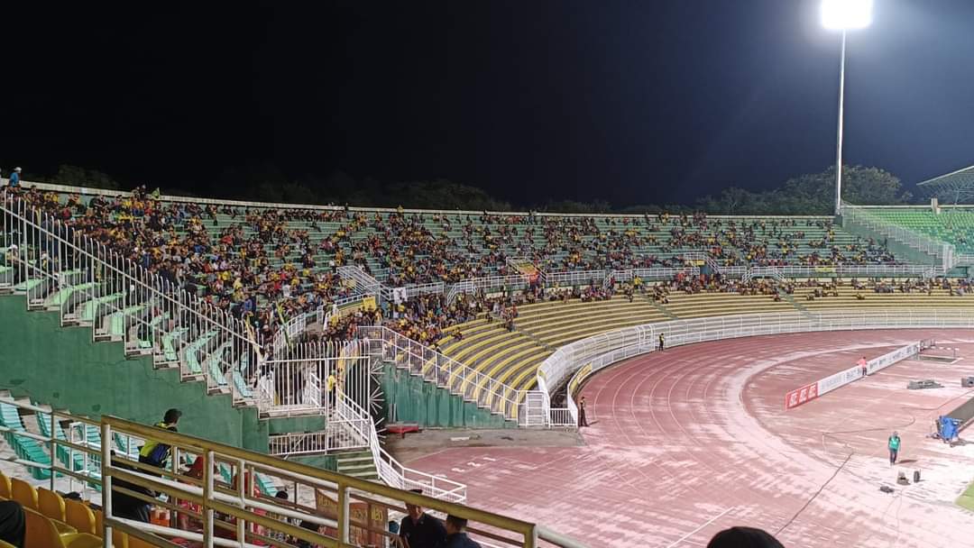 9,349 orang penyokong hadir ke Stadium Darul Aman menyaksikan Kedah Darul Aman FC tewas 0-2 kepada Perak Football Club 

#ligasuper2024 
#SangKenari 
#KejorYobKejor