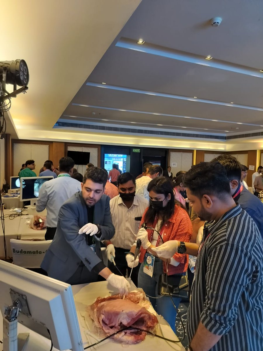 Represented the department of Pulmonary Medicine @medanta Lucknow at BroncoCon 2024. 
Had an exhilarating session teaching delegates the intricacies of Thoracoscopy.
Absolutely in love with the weather of Kochi!
To a weekend full of learning and teaching Intervention Pulmonology!