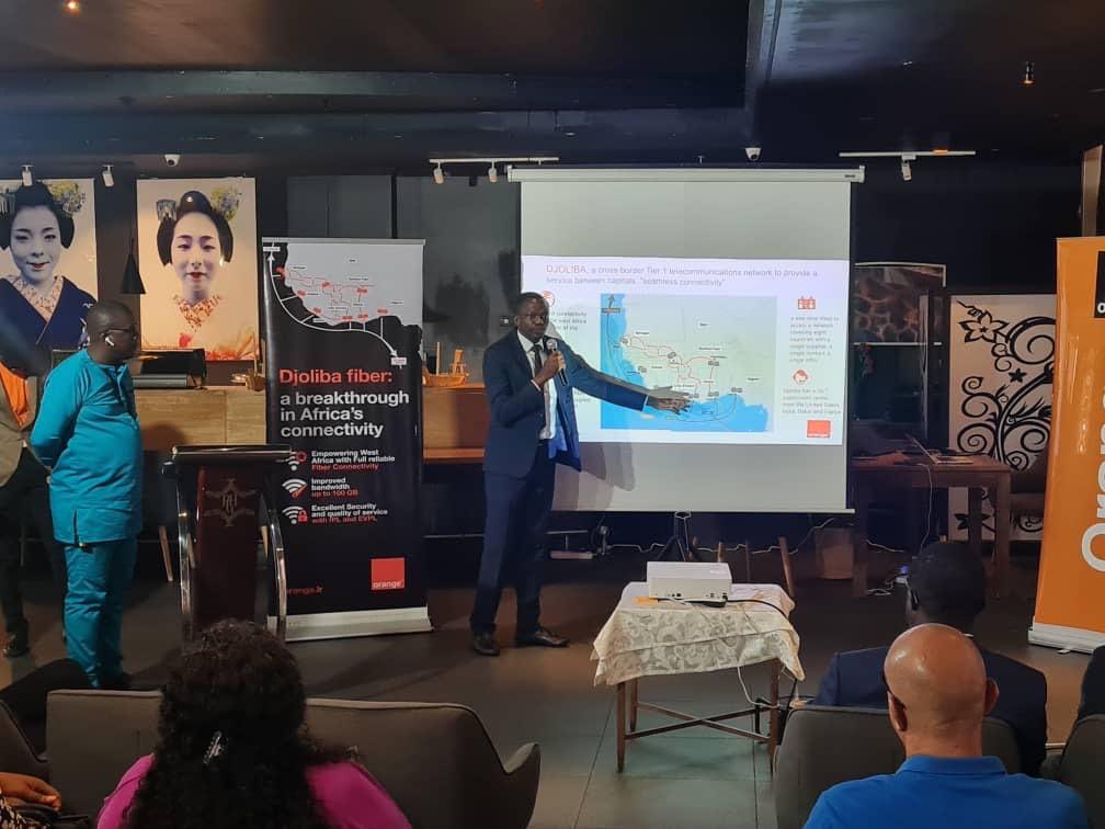 YAOJEANMARIUS's tweet photo. Excited w/ #OrangeLiberia’s connexion to the Djoliba network, joining Burkina, Côte d’Ivoire, Ghana, Guinea, Senegal, Mali &amp; Nigeria. Djoliba offers ultra-high-speed, secure, and redundant international connectivity for operators, B2B &amp; Country. #Digitaltransformation #Djoliba https://t.co/z8pJdYaseM
