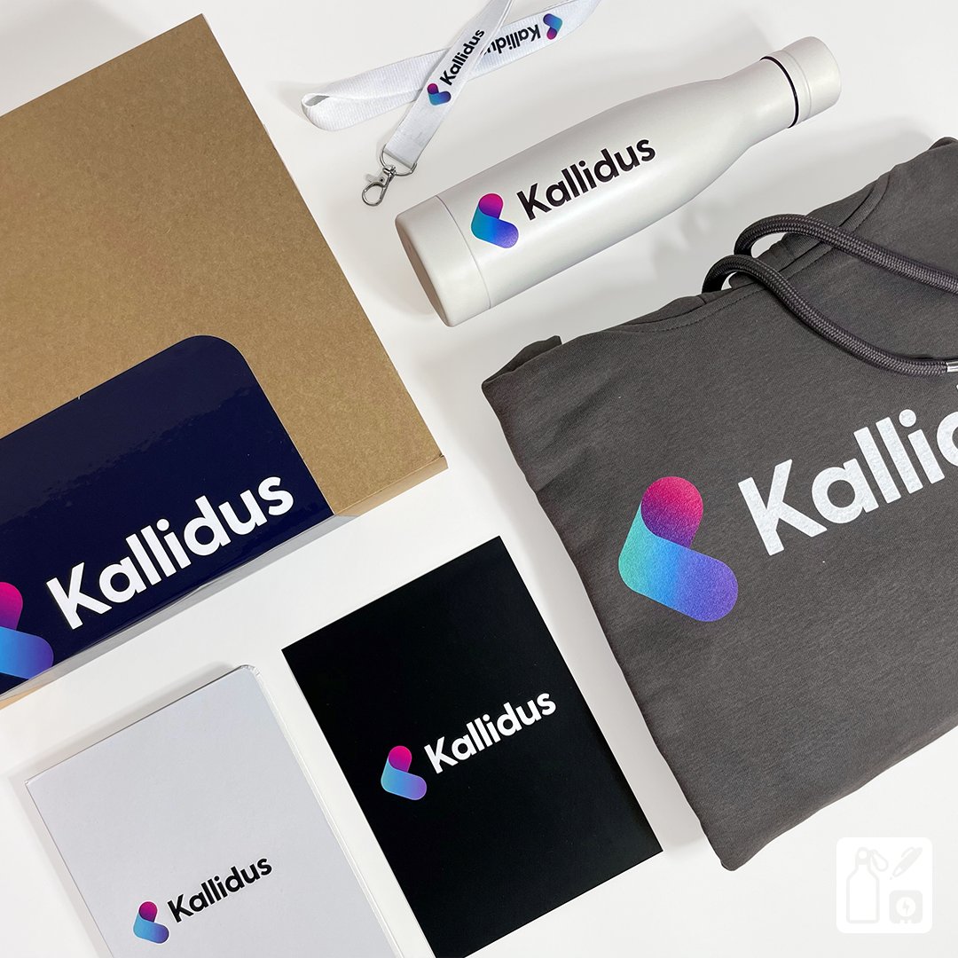 Throwing it back to these sleek <a href="/Kallidus/">Kallidus</a> Swag Boxes! 📦✨

From custom-labelled packaging to premium goodies, these boxes are packed with quality and style. 💎

Wishing everyone a Happy Bank Holiday weekend! 🌞

#SwagBox #Kallidus #Inspiration #Design #Branding #Logo